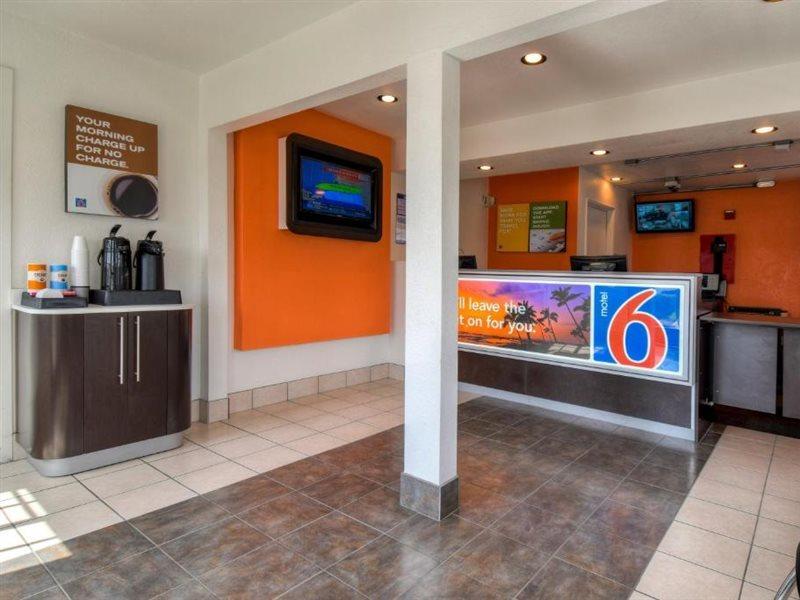 Motel 6-Escondido, Ca エクステリア 写真
