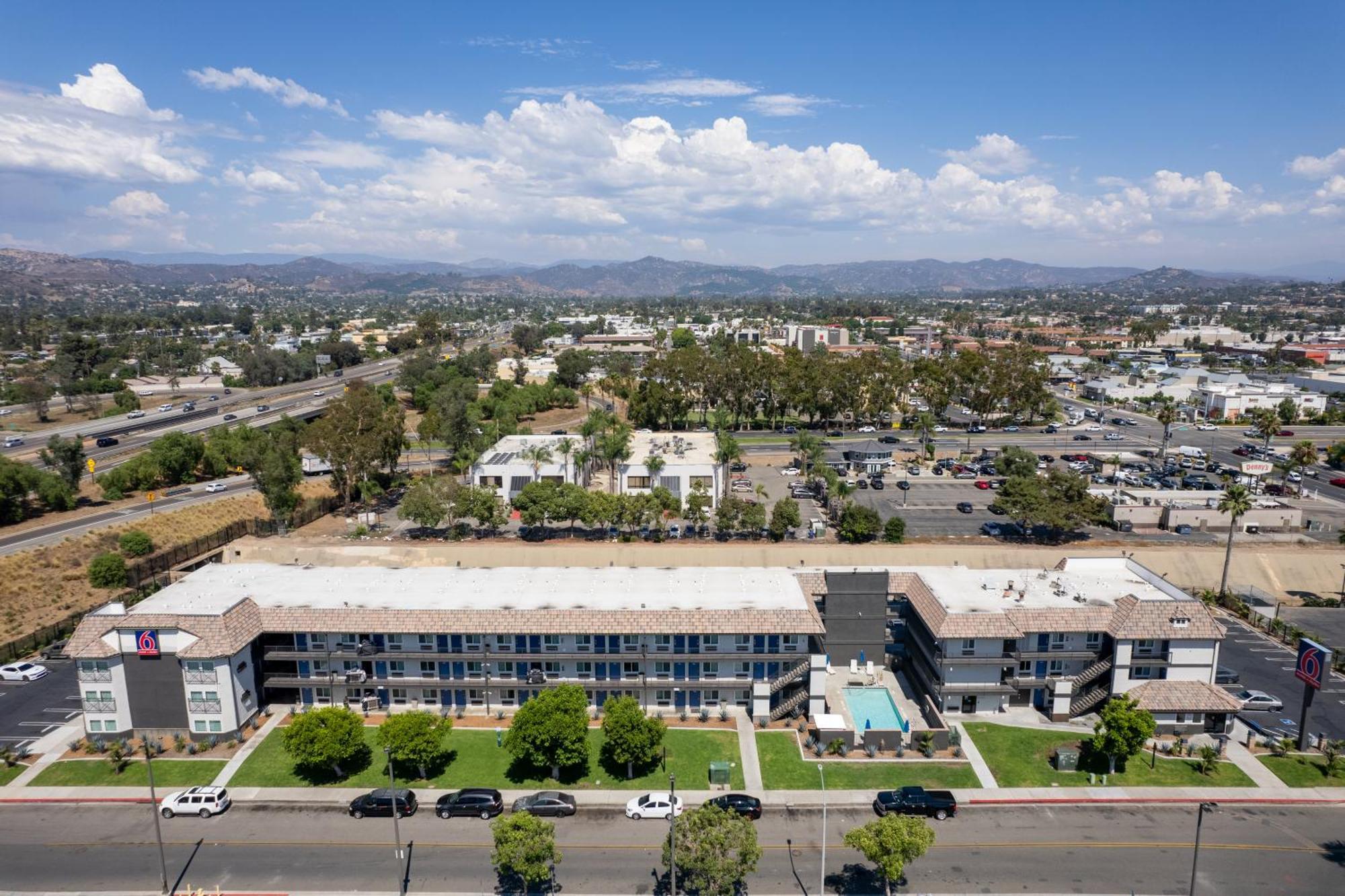 Motel 6-Escondido, Ca エクステリア 写真