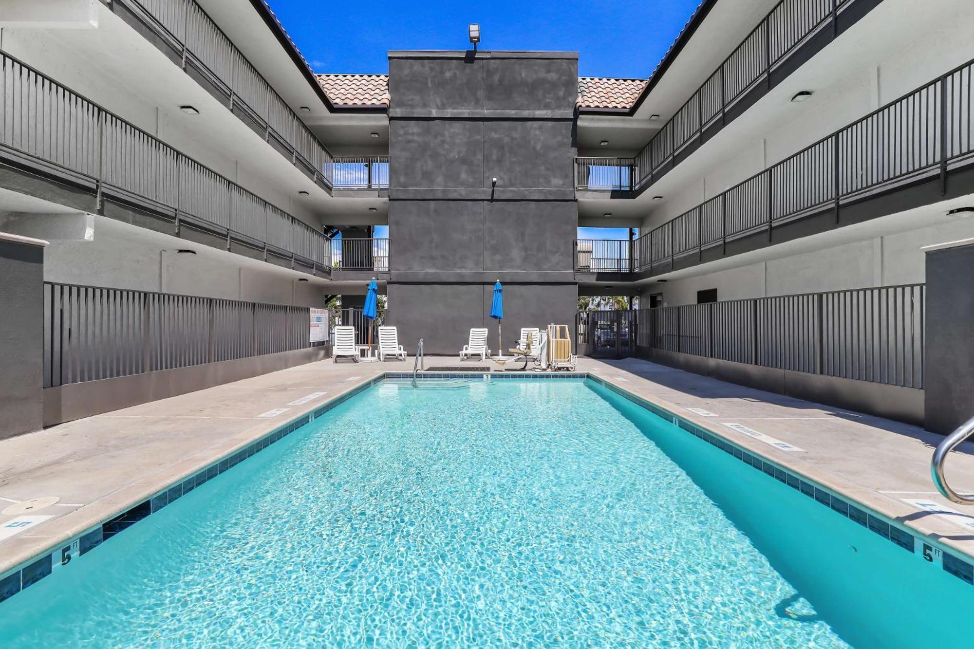 Motel 6-Escondido, Ca エクステリア 写真
