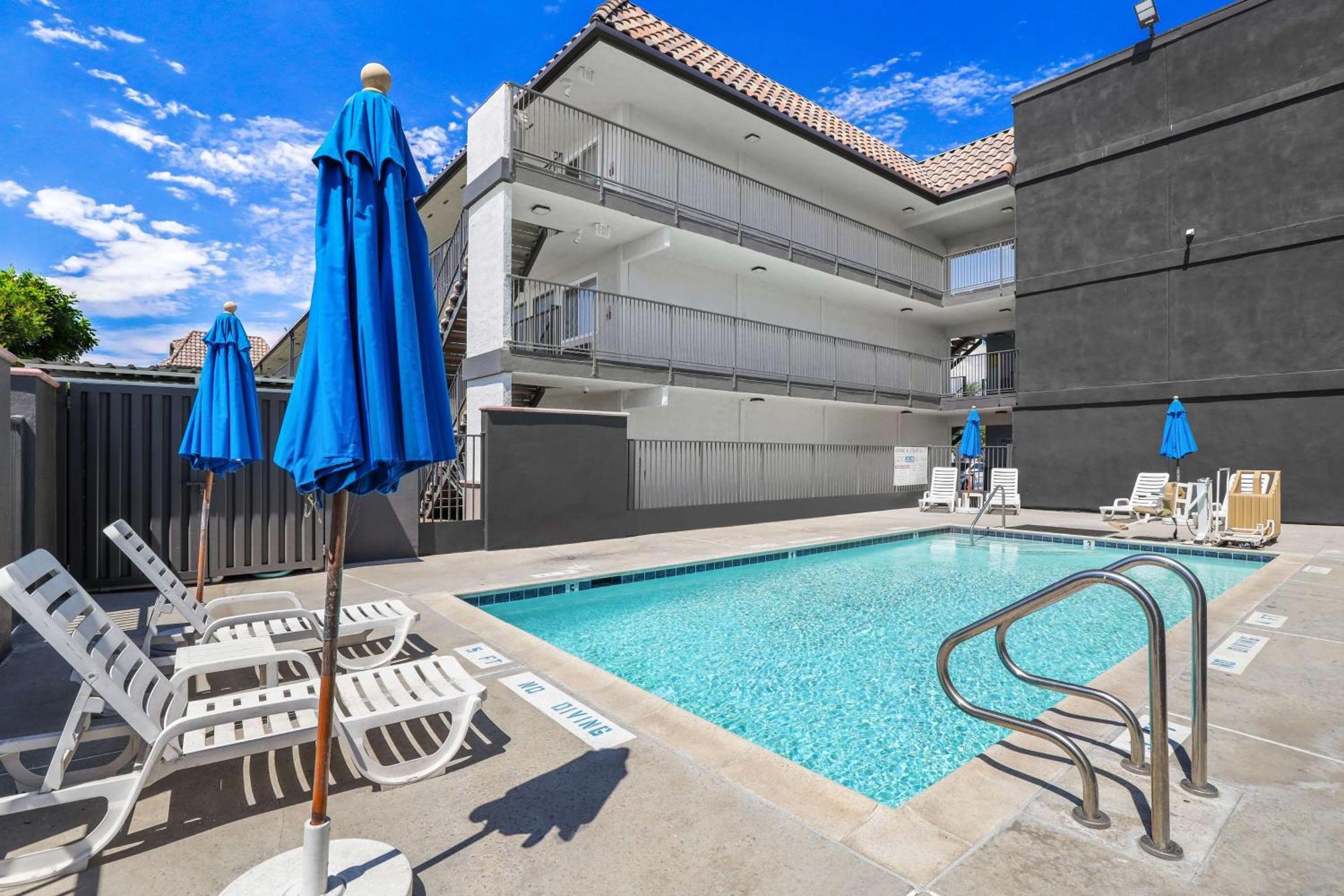Motel 6-Escondido, Ca エクステリア 写真